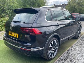 VOLKSWAGEN TIGUAN 2.0 TDI R-Line SUV 5dr Diesel DSG 4Motion Euro 6 (s/s) (150 ps)