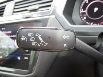 VOLKSWAGEN TIGUAN 2.0 TDI R-Line SUV 5dr Diesel DSG 4Motion Euro 6 (s/s) (150 ps)