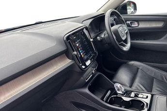 VOLVO XC40 2.0 B3 MHEV Plus SUV 5dr Petrol Hybrid DCT Auto Euro 6 (s/s) (16