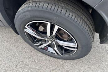 VOLVO XC40 2.0 B3 MHEV Plus SUV 5dr Petrol Hybrid DCT Auto Euro 6 (s/s) (16