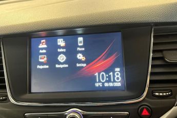 VAUXHALL ASTRA 1.4i TurboGPF Tech Line Nav Hatchback 5dr Petrol Auto Euro 6 (s/