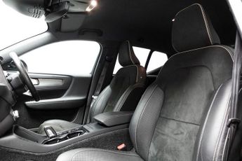 VOLVO XC40 2.0 D4 R-Design SUV 5dr Diesel Auto AWD Euro 6 (s/s) (190 ps)