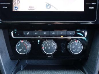 VOLKSWAGEN PASSAT 1.5 TSI EVO SEL Saloon 4dr Petrol DSG Euro 6 (s/s) (150 ps)