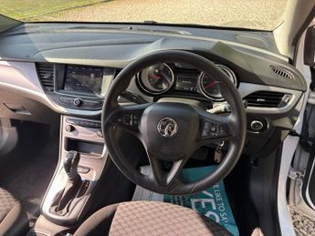 VAUXHALL ASTRA 1.4i Turbo SE Hatchback 5dr Petrol CVT Euro 6 (s/s) (145 ps)