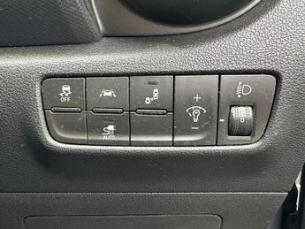 HYUNDAI KONA 64kWh PREMIUM ELECTRIC AUTO 10.5kW CHARGER (205 BHP