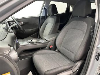 HYUNDAI KONA 64kWh PREMIUM ELECTRIC AUTO 10.5kW CHARGER 205 BHP + SAT NAV + C