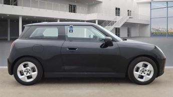 MINI ELECTRIC COOPER SE 54.2kWh Classic Hatchback 3dr Electric Auto (218 ps)