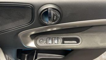MINI COUNTRYMAN 1.5 Cooper Exclusive SUV 5dr Petrol Steptronic Euro 6 (s/s) (136