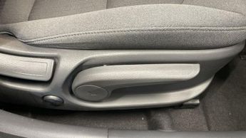 HYUNDAI IONIQ 38.3kWh Premium Hatchback 5dr Electric Auto (136 ps)
