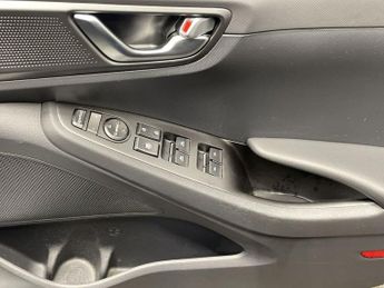 HYUNDAI IONIQ 38.3kWh Premium Hatchback 5dr Electric Auto (136 ps)