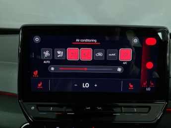 VOLKSWAGEN ID.3 Pro Performance 58kWh Life Hatchback 5dr Electric Auto (204 ps)