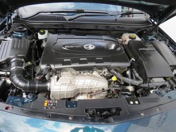 VAUXHALL INSIGNIA 2.0 CDTi SRi VX Line Nav Hatchback 5dr Diesel Auto Euro 5 (163 p