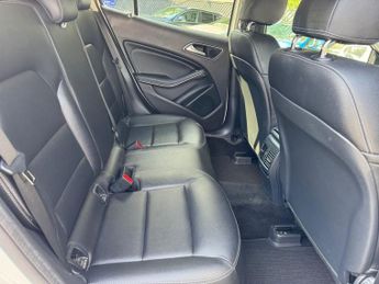 MERCEDES-BENZ GLA 1.6 GLA200 Sport (Executive) SUV 5dr Petrol 7G-DCT Euro 6 (s/s) 