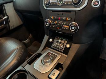 LAND ROVER DISCOVERY 4 3.0 SD V6 Landmark SUV 5dr Diesel Auto 4WD Euro 6 (s/s) (256 bhp
