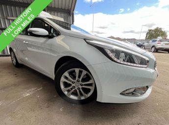 KIA CEED 1.6 CRDi 2 Hatchback 5dr Diesel Auto Euro 5 (126 bhp)