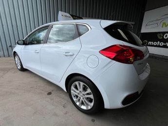 KIA CEED 1.6 CRDi 2 Hatchback 5dr Diesel Auto Euro 5 (126 bhp)