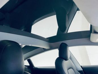 TESLA Model 3 (Dual Motor) Long Range Saloon 4dr Electric Auto 4WDE (346 ps)