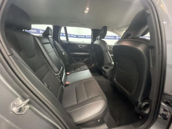 VOLVO V60 2.0 D3 Momentum Estate 5dr Diesel Auto Euro 6 (s/s) (150 ps) - A