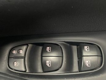 NISSAN QASHQAI 1.2 DIG-T N-Connecta SUV 5dr Petrol Manual Euro 6 (s/s) (115 ps)