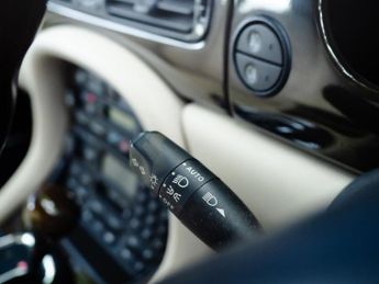 JAGUAR XJR 4.0 V8 Saloon 4dr Petrol Automatic (350 g/km, 370 bhp)