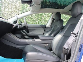 TESLA Model 3 Standard Range Plus Saloon 4dr Electric Auto RWD (241 bhp)