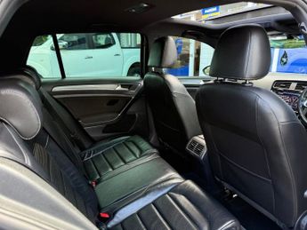 VOLKSWAGEN GOLF 2.0 TDI R-Line Hatchback 5dr Diesel DSG Euro 6 (s/s) (150 ps)