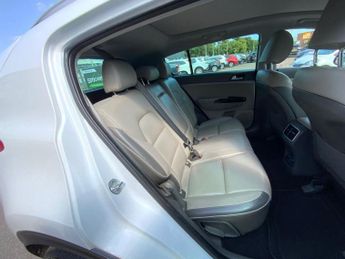 KIA SPORTAGE 2.0 CRDi First Edition SUV 5dr Diesel Auto AWD Euro 6 (182 bhp)