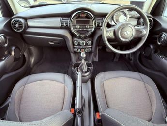 MINI HATCH 1.5 Cooper Auto Euro 6 (s/s) 5dr