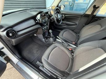 MINI HATCH 1.5 Cooper Auto Euro 6 (s/s) 5dr