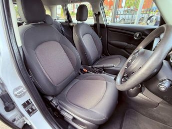 MINI HATCH 1.5 Cooper Auto Euro 6 (s/s) 5dr