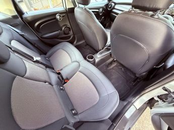 MINI HATCH 1.5 Cooper Auto Euro 6 (s/s) 5dr