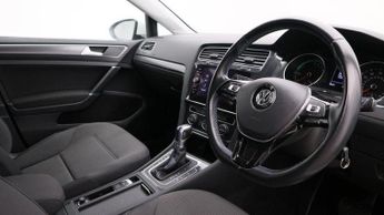 VOLKSWAGEN E-GOLF 35.8kWh e-Golf Hatchback 5dr Electric Auto (136 ps)