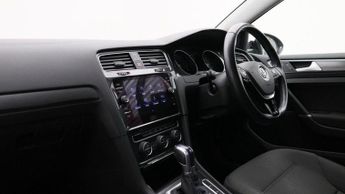 VOLKSWAGEN E-GOLF 35.8kWh e-Golf Hatchback 5dr Electric Auto (136 ps)