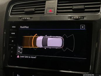 VOLKSWAGEN E-GOLF 35.8kWh e-Golf Hatchback 5dr Electric Auto (136 ps)