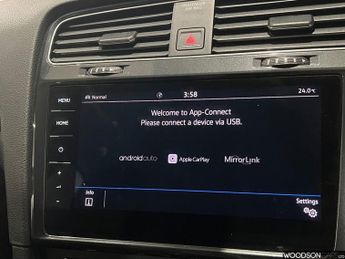 VOLKSWAGEN E-GOLF 35.8kWh e-Golf Hatchback 5dr Electric Auto (136 ps)