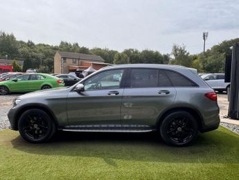 MERCEDES-BENZ GLC 2.0 GLC250 AMG Line (Premium) SUV 5dr Petrol G-Tronic+ 4MATIC Eu