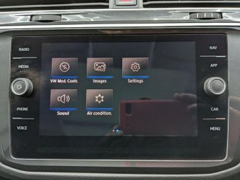 VOLKSWAGEN TIGUAN 2.0 TDI SEL SUV 5dr Diesel Manual Euro 6 (s/s) (150 ps)
