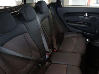 MINI CLUBMAN 1.5 Cooper Classic Estate 6dr Petrol Steptronic Euro 6 (s/s) (13