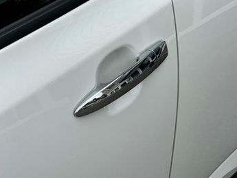 NISSAN LEAF 40kWh N-Connecta Hatchback 5dr Electric Auto (150 ps)