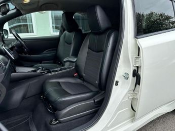 NISSAN LEAF 40kWh N-Connecta Hatchback 5dr Electric Auto (150 ps)