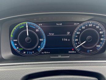 VOLKSWAGEN E-GOLF 35.8kWh e-Golf Hatchback 5dr Electric Auto (136 ps)