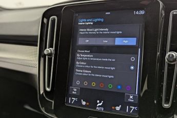 VOLVO XC40 1.5 T3 R-Design SUV 5dr Petrol Auto Euro 6 (s/s) (163 ps)