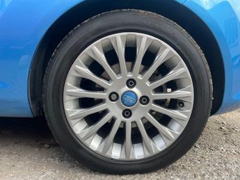 FORD FIESTA 1.4 Titanium Hatchback 3dr Petrol Automatic (149 g/km, 94 bhp)