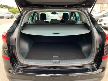 HYUNDAI TUCSON 1.6 CRDi MHEV SE Nav SUV 5dr Diesel Hybrid DCT Euro 6 (s/s) (136