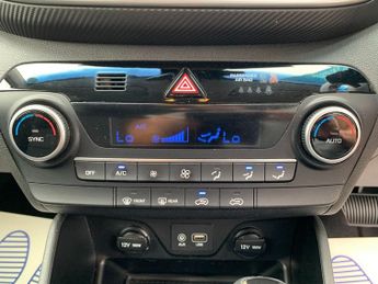 HYUNDAI TUCSON 1.6 CRDi MHEV SE Nav SUV 5dr Diesel Hybrid DCT Euro 6 (s/s) (136