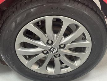 TOYOTA YARIS 1.33 Dual VVT-i Icon Hatchback 5dr Petrol Manual Euro 6 (99 ps) 