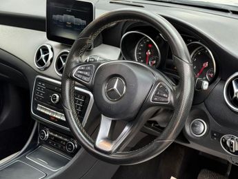 MERCEDES-BENZ 180 1.6 GLA200 Sport (Executive) SUV 5dr Petrol 7G-DCT Euro 6 (s/s) 