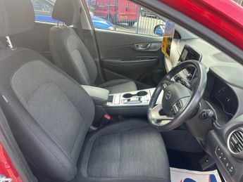 HYUNDAI KONA 64kWh Premium SUV 5dr Electric Auto (7kW Charger) (204 ps)