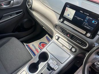HYUNDAI KONA 64kWh Premium SUV 5dr Electric Auto (7kW Charger) (204 ps)