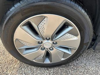 HYUNDAI KONA 64kWh Premium SUV 5dr Electric Auto (7kW Charger) (204 ps)